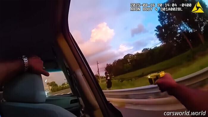 Solo en Florida una persecución policial termina con un agente saltando dentro de un Uber | Carscoops